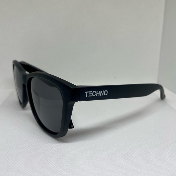 Berlin Style Techno Sunglasses - Picture 3 of 5